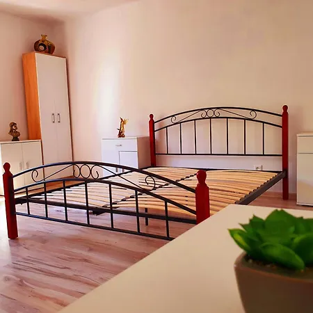 Apartmanovy Dom * ドノヴァリ