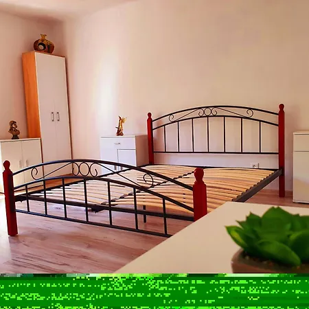 Apartmanovy Dom